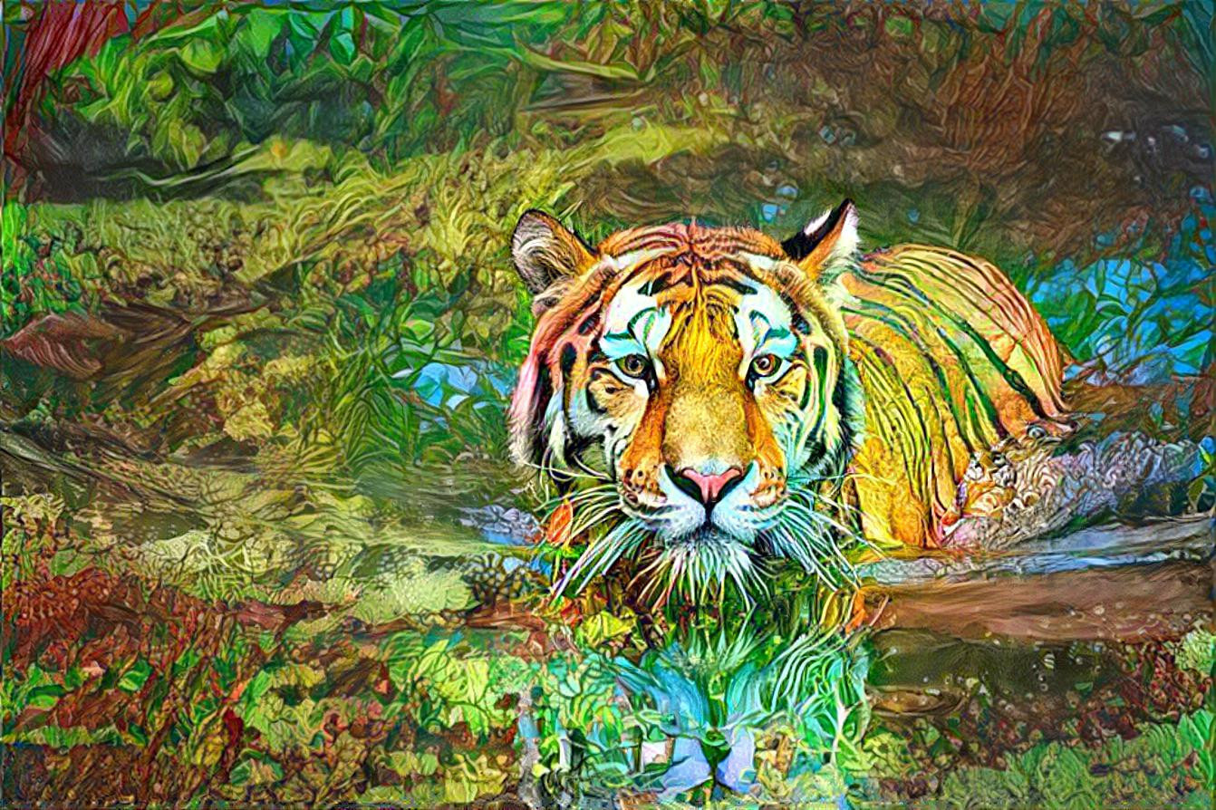 Swimmimg Tiger (Image by Andreas Breitling from Pixabay)