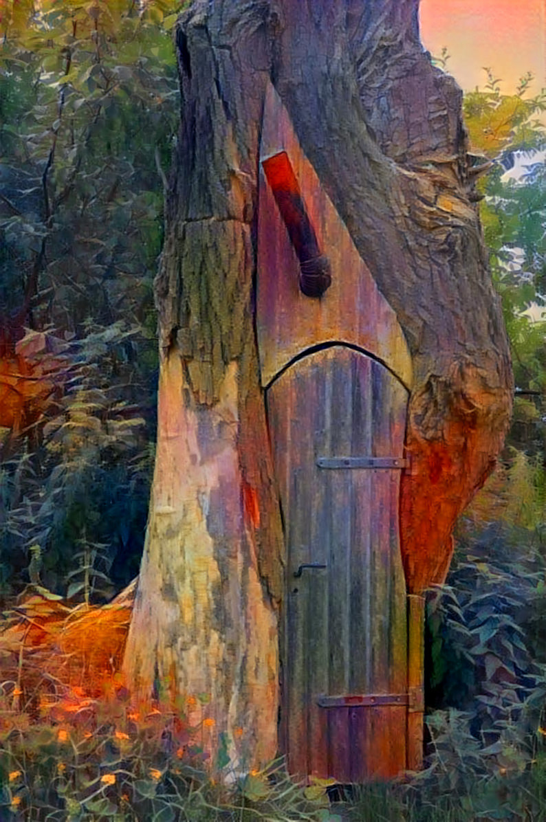Baum (mit Tür) bei der Kutscherscheune Groß Zecher